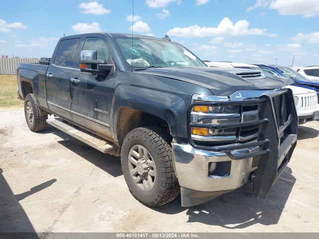 2018 1GC1KWEY3JF137691 main image