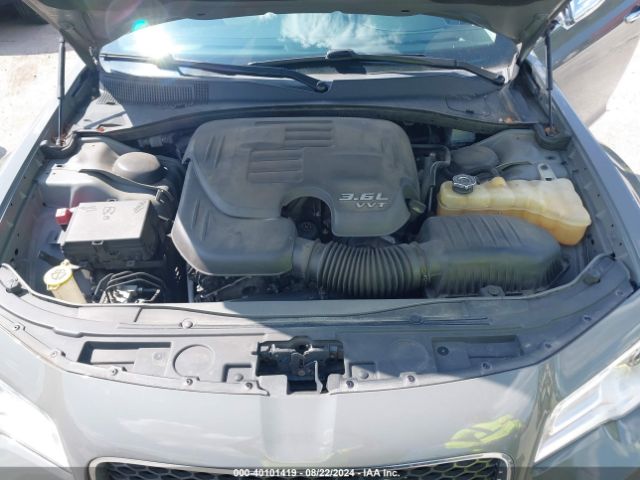 2C3CCAKG2JH165179 Chrysler 300 Limited Awd