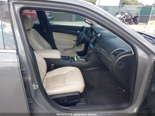 2C3CCAKG2JH165179 Chrysler 300 Limited Awd