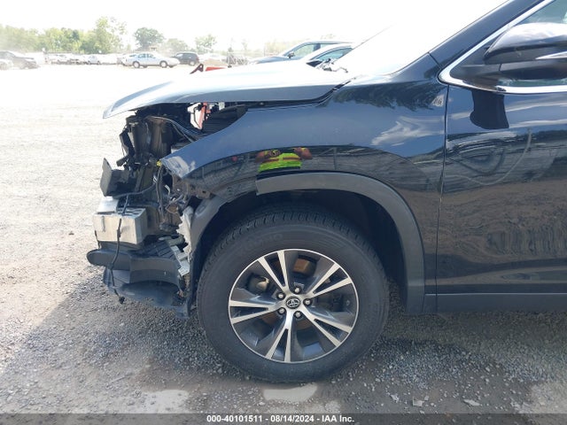 Toyota Highlander Le Plus 2019 5TDZZRFH4KS342632 Image 18