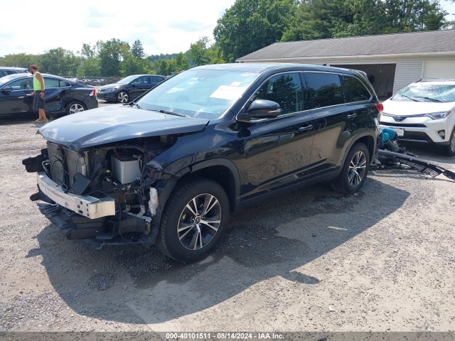 Toyota Highlander Le Plus 2019 5TDZZRFH4KS342632 Image 2