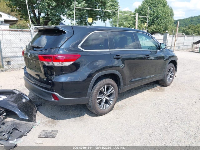 Toyota Highlander Le Plus 2019 5TDZZRFH4KS342632 Image 4