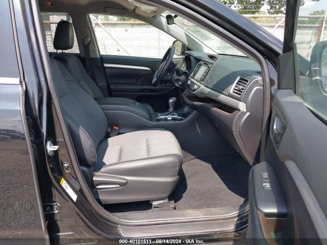 Toyota Highlander Le Plus 2019 5TDZZRFH4KS342632 Image 5