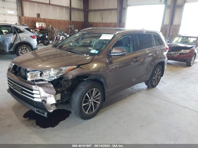 Toyota Highlander Xle 2018 5TDJZRFHXJS874348 Image 2