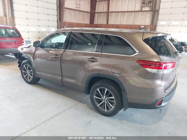 Toyota Highlander Xle 2018 5TDJZRFHXJS874348 Image 3