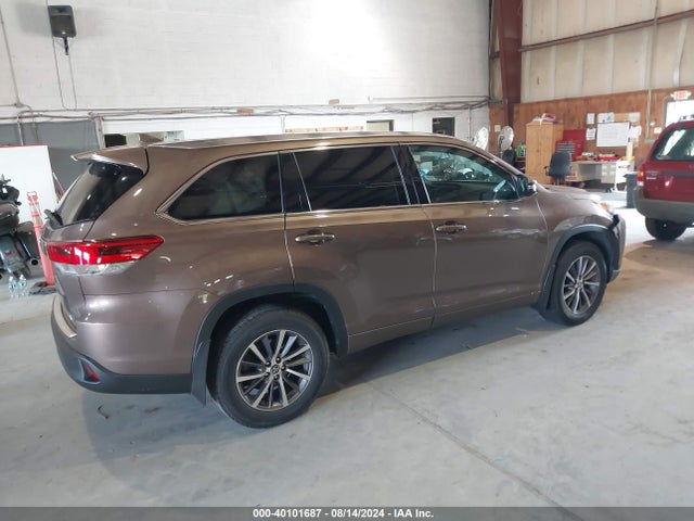 Toyota Highlander Xle 2018 5TDJZRFHXJS874348 Image 4