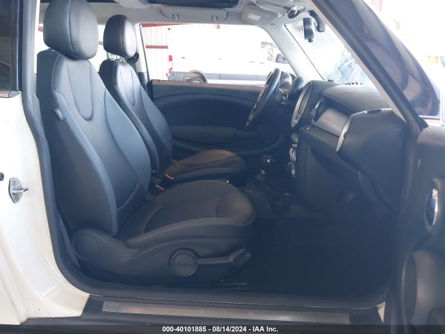 2009 MINI COOPER WMWMF33549TW78333 Photo 4
