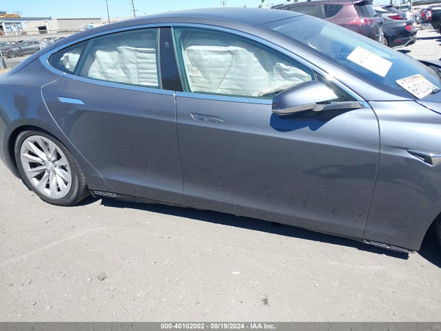 Tesla Model S 100d/75d/p100d 2018 5YJSA1E25JF291121 Image 13