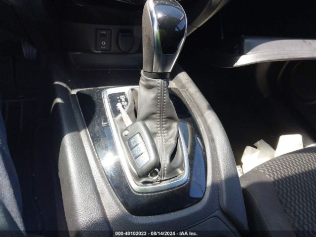 JN1BJ1CP4HW017643 Nissan Rogue Sport S