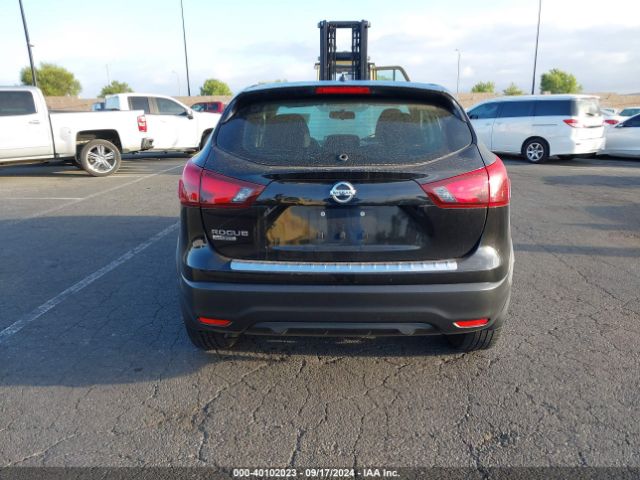 JN1BJ1CP4HW017643 Nissan Rogue Sport S