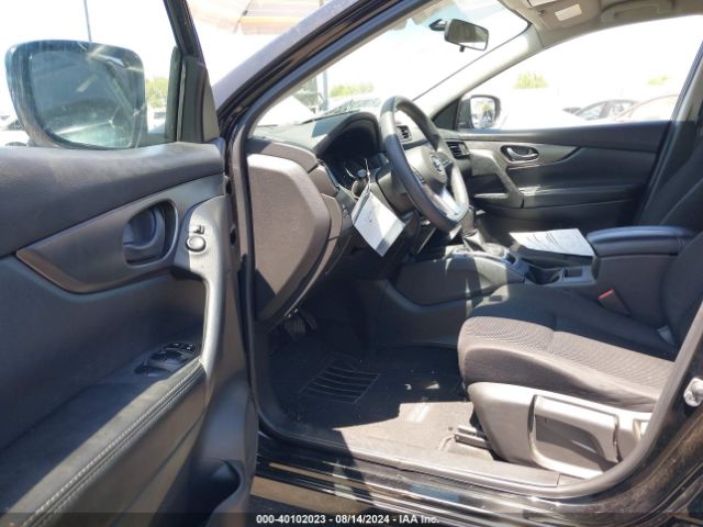 JN1BJ1CP4HW017643 Nissan Rogue Sport S