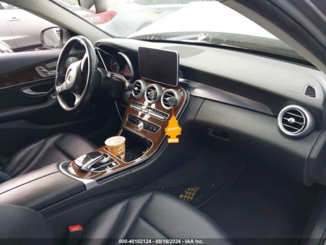 55SWF4JB1FU043318 Mercedes-Benz C 300 Luxury/sport