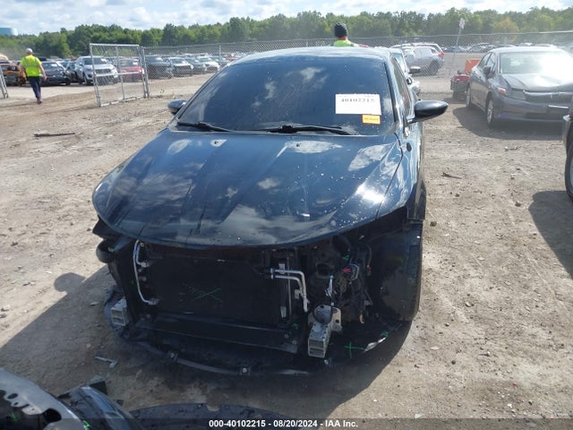 1C3CCCDG1FN617937 Chrysler 200 S
