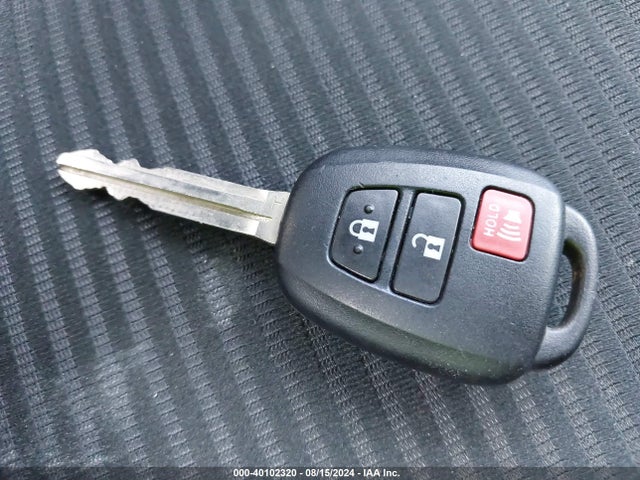 Toyota RAV4 LE 2017 2T3BFREV0HW603408 Image 11