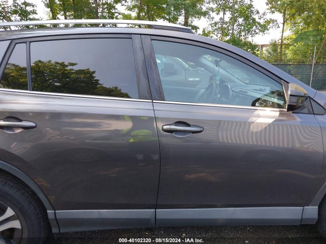 Toyota RAV4 LE 2017 2T3BFREV0HW603408 Image 13