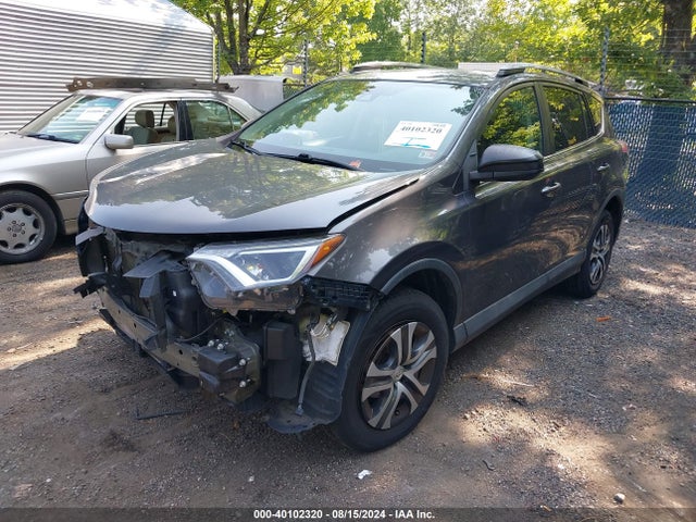 Toyota RAV4 LE 2017 2T3BFREV0HW603408 Image 2