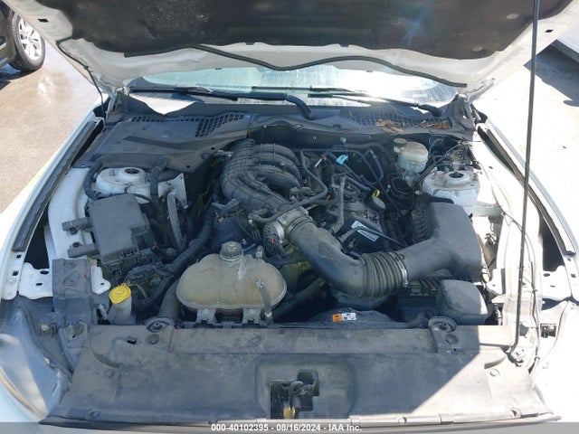 Ford Mustang V6 2016 1FA6P8AM2G5327282 Image 10