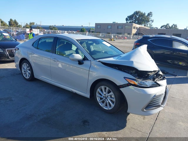 Toyota CAMRY LE 2024 4T1C11AK8RU235568 Image 1