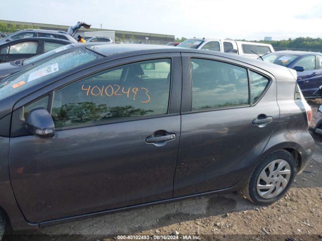 JTDKDTB34F1580488 Toyota Prius C Two