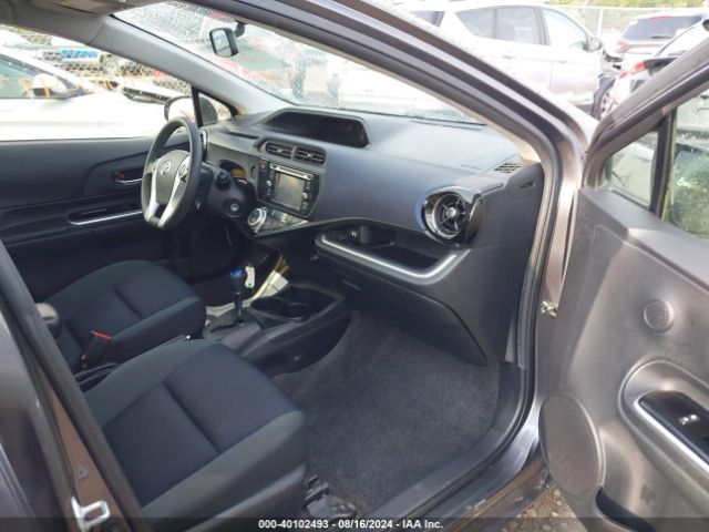 JTDKDTB34F1580488 Toyota Prius C Two