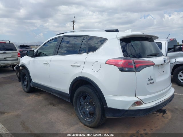 Toyota RAV4 LE 2016 JTMZFREV7GJ082165 Image 3