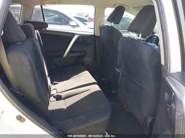 Toyota RAV4 LE 2016 JTMZFREV7GJ082165 Image 8