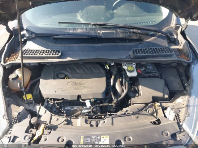 1FMCU9GD2JUA90305 Ford ESCAPE SE