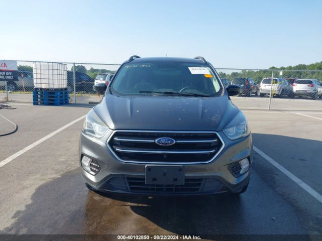 1FMCU9GD2JUA90305 Ford ESCAPE SE