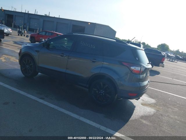 1FMCU9GD2JUA90305 Ford ESCAPE SE