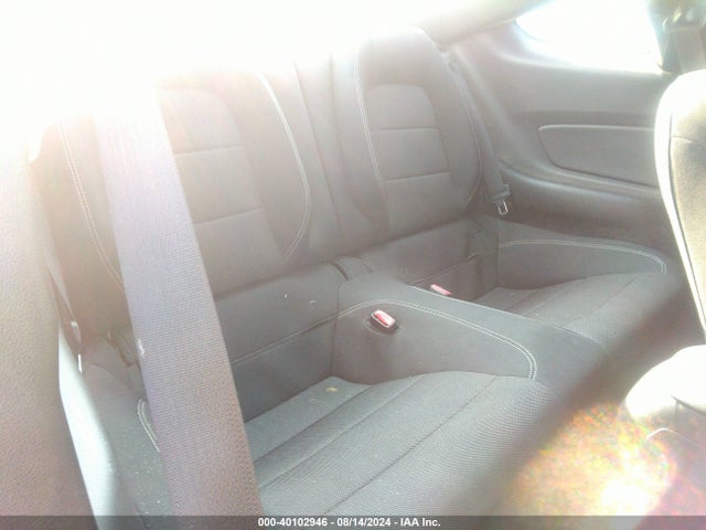 1FA6P8AM2F5375122 Ford Mustang V6