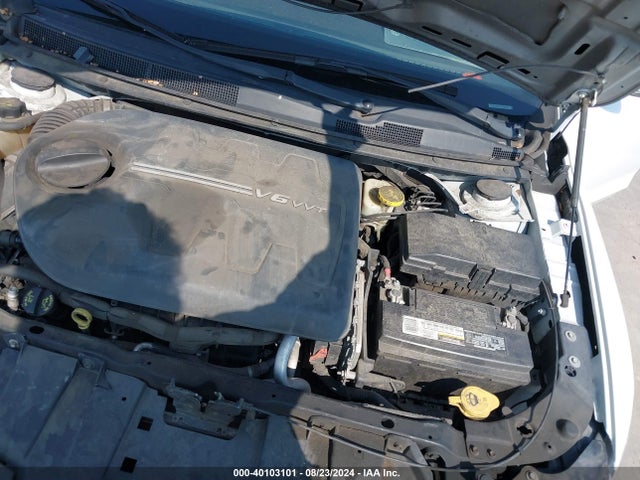 1C3CCCBGXFN706053 Chrysler 200 S