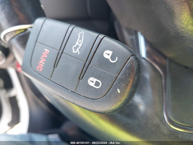 1C3CCCBGXFN706053 Chrysler 200 S