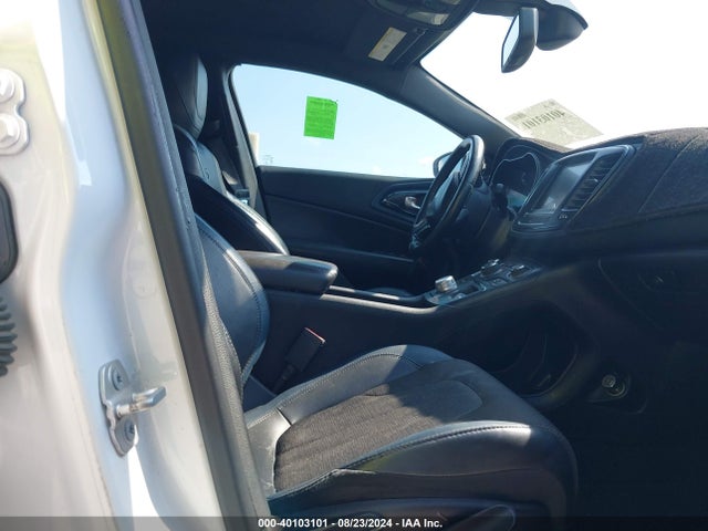 1C3CCCBGXFN706053 Chrysler 200 S