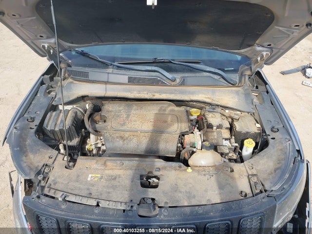 3C4NJCBB3JT327466 Jeep Compass Altitude Fwd