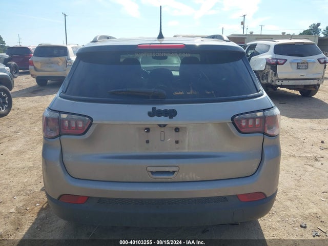 3C4NJCBB3JT327466 Jeep Compass Altitude Fwd