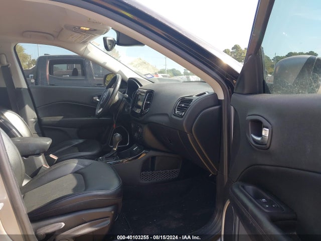 3C4NJCBB3JT327466 Jeep Compass Altitude Fwd