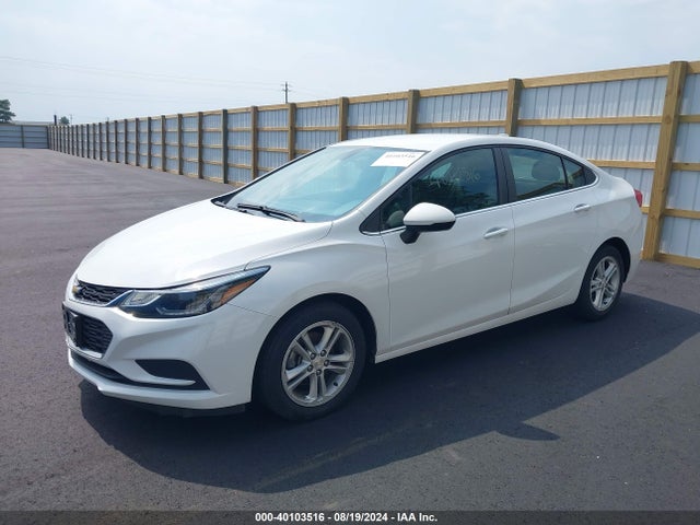 Chevrolet Cruze Lt Auto 2018 1G1BE5SM3J7175903 Image 2
