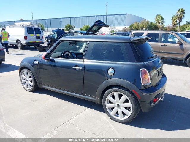 2007 MINI COOPER S WMWMF73597TL90716 Photo 2