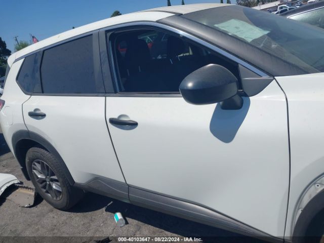 5N1BT3AA9PC809672 Nissan Rogue S Fwd
