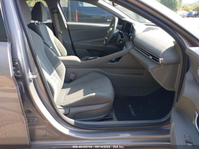 2022 HYUNDAI ELANTRA KMHLL4AG7NU325666 Photo 4