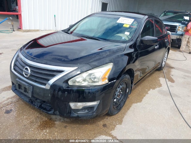 Nissan Altima 2.5 S 2015 1N4AL3AP0FN306044 Image 2