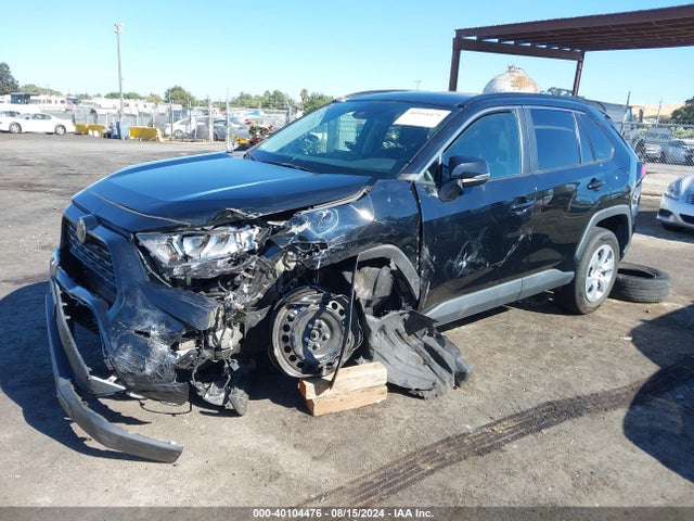Toyota RAV4 LE 2021 2T3K1RFVXMW160899 Image 2