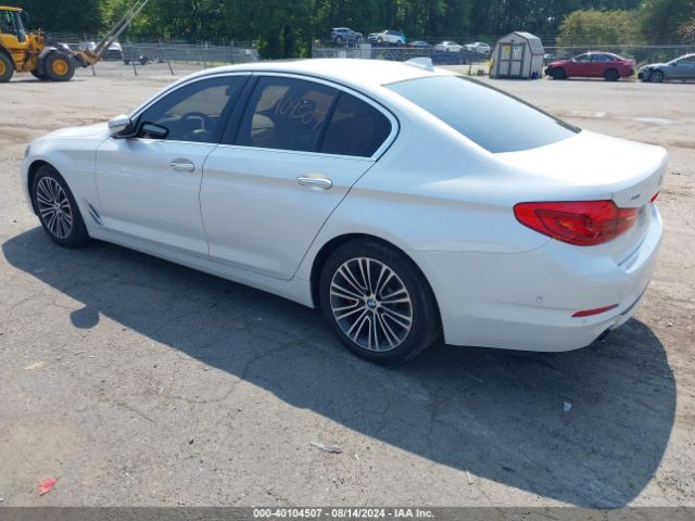 WBAJA7C39HG903733 BMW 530i Xdrive