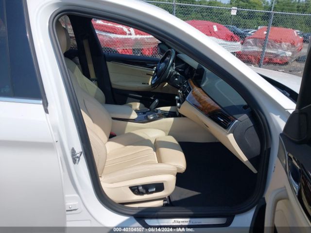 WBAJA7C39HG903733 BMW 530i Xdrive