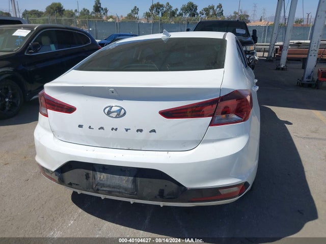 Hyundai ELANTRA SEL 2019 5NPD84LF0KH424916 Image 17