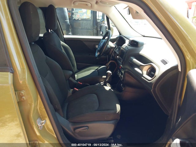 ZACCJABT0FPB84737 Jeep Renegade Latitude