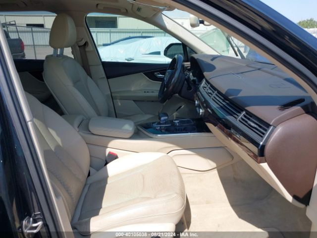 WA1VAAF72HD016633 Audi Q7 3.0t Premium