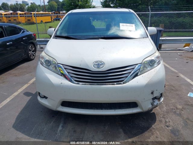 5TDYZ3DC7HS885272 Toyota Sienna Xle Premium 8 Passenger