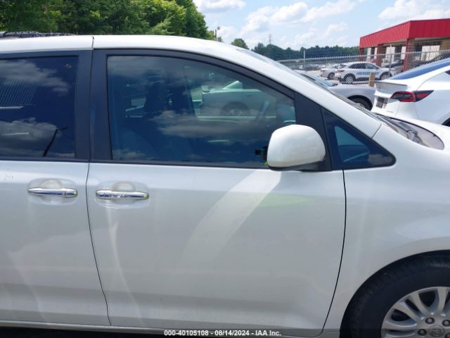5TDYZ3DC7HS885272 Toyota Sienna Xle Premium 8 Passenger