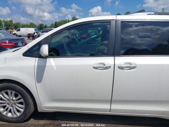 5TDYZ3DC7HS885272 Toyota Sienna Xle Premium 8 Passenger